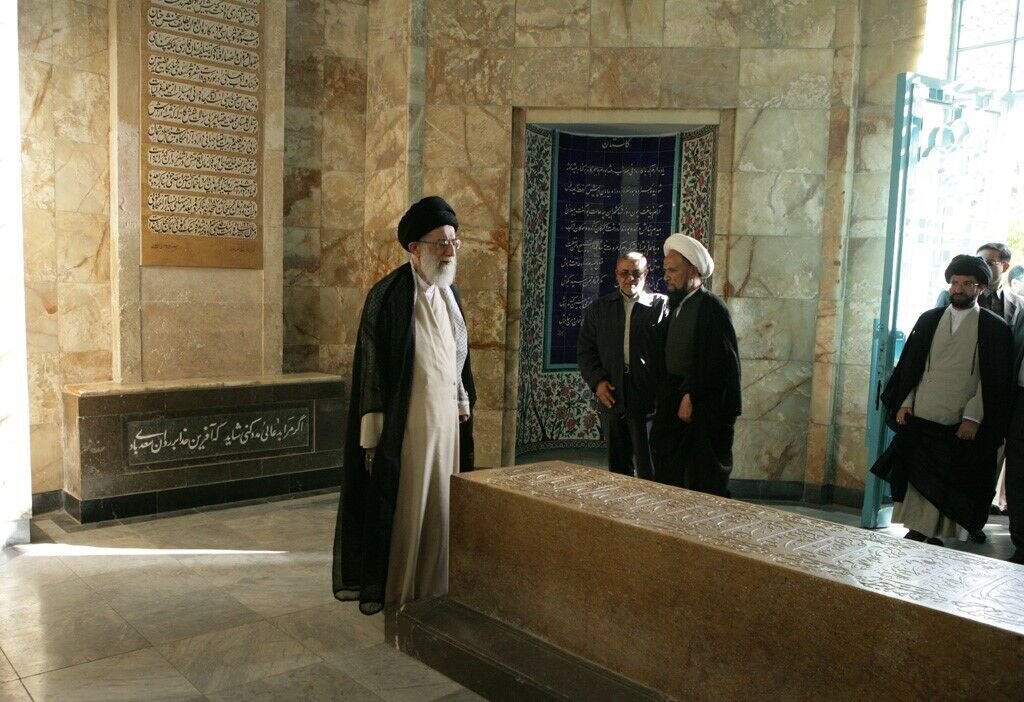 عکس متفاوت از رهبری در شیراز