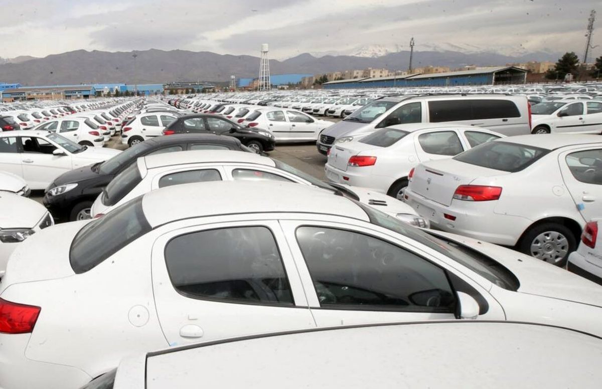 ادامه روند نزولی بازار خودرو در پایان هفته
