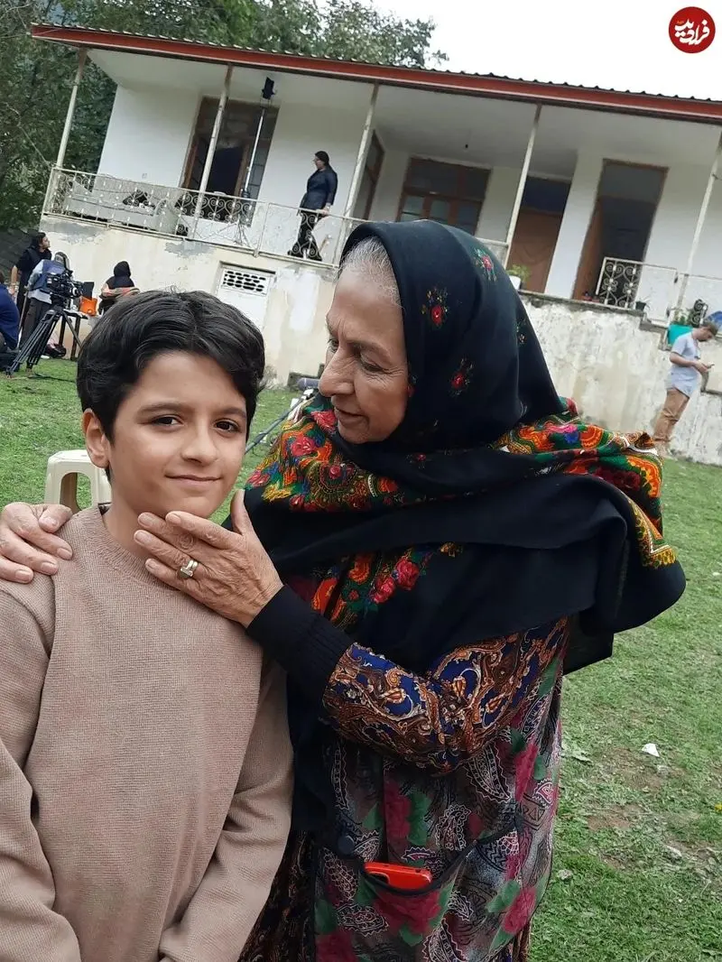 لیا سریال یوسف پیامبر به همراه نوه اش