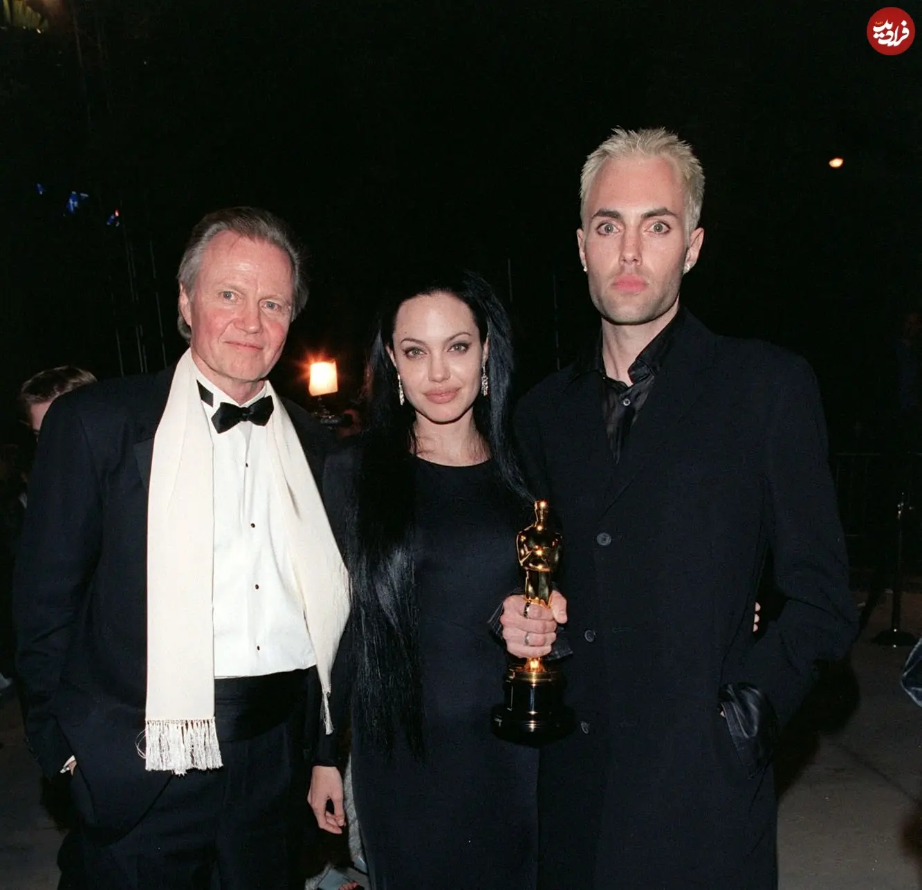 آنجلینا جولی به همراه پدر و برادرش