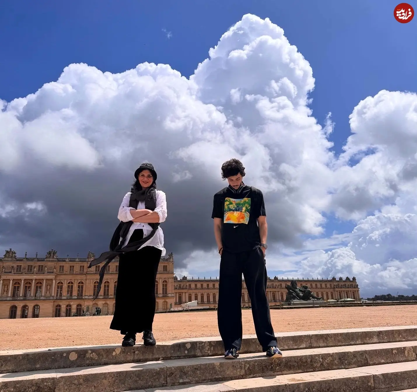 همای سریال پایتخت به همراه پسرش