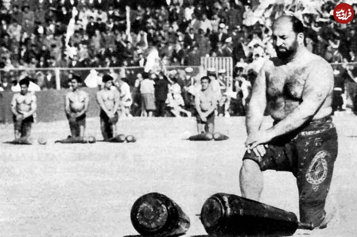 شعبان بی مخ در زورخانه