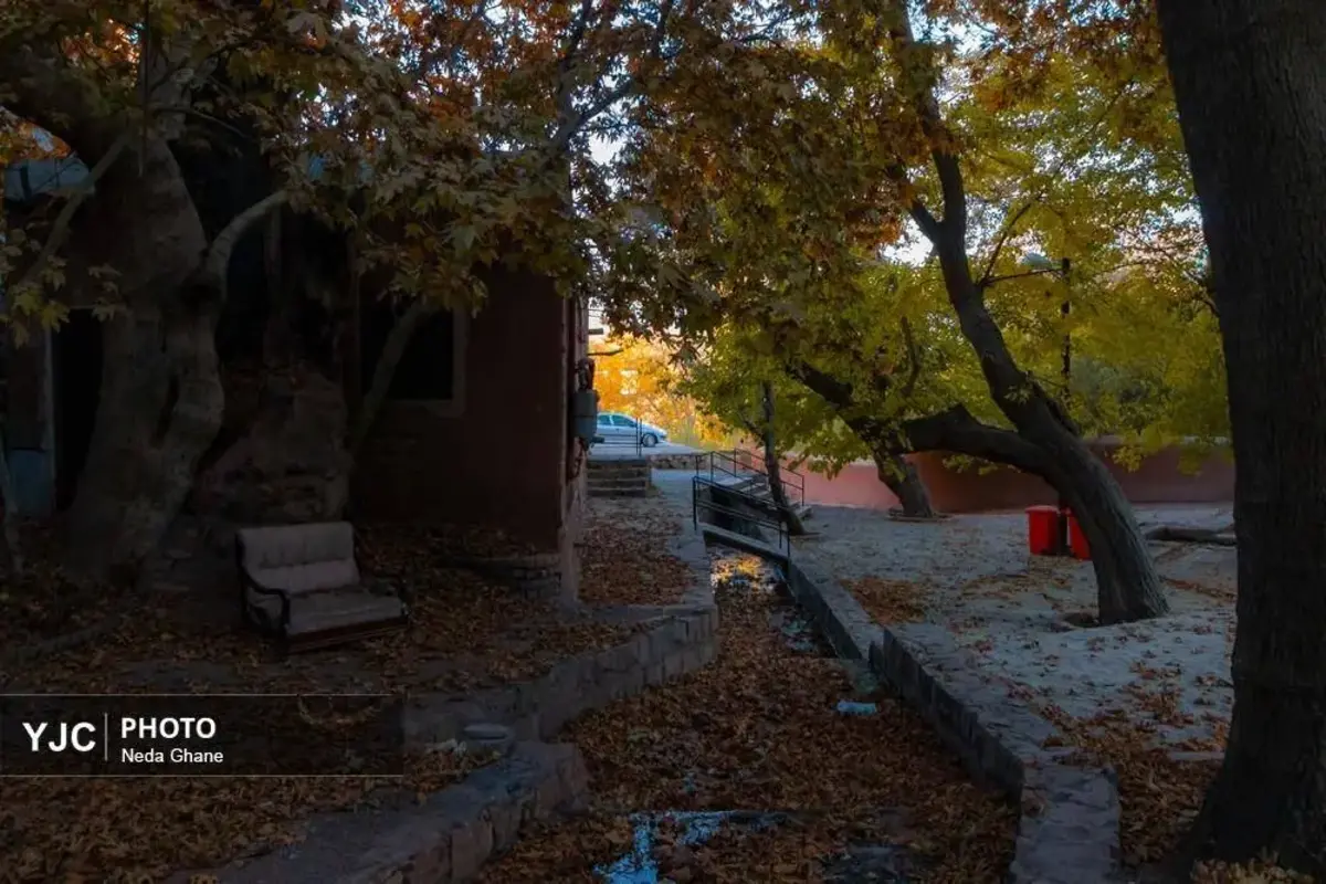 پاییز ابیانه جشن رنگ‌ها در روستای سرخ