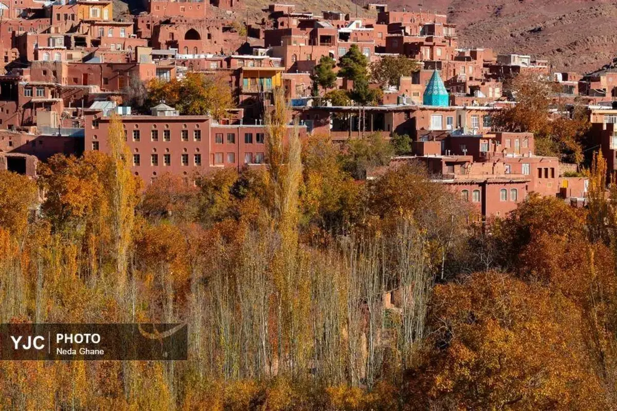 پاییز ابیانه جشن رنگ‌ها در روستای سرخ