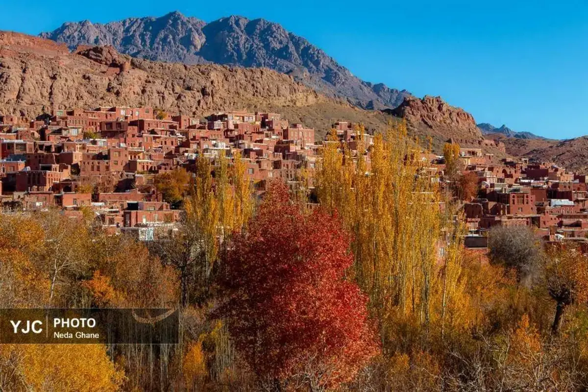 پاییز ابیانه جشن رنگ‌ها در روستای سرخ