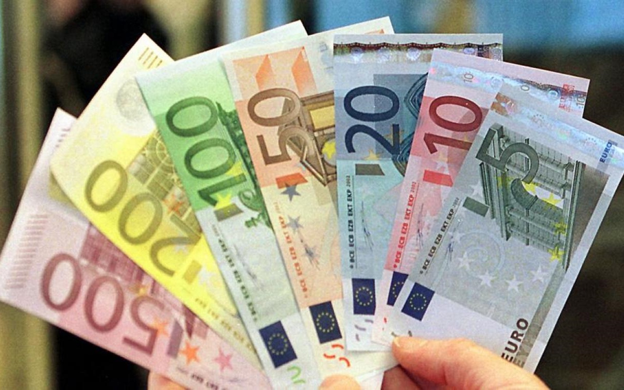 قیمت دلار و قیمت یورو امروز شنبه ۱۲ بهمن ۹۸+جدول