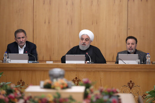 روحانی: اسلامیت بدون جمهوریت باقی نمی‌ماند