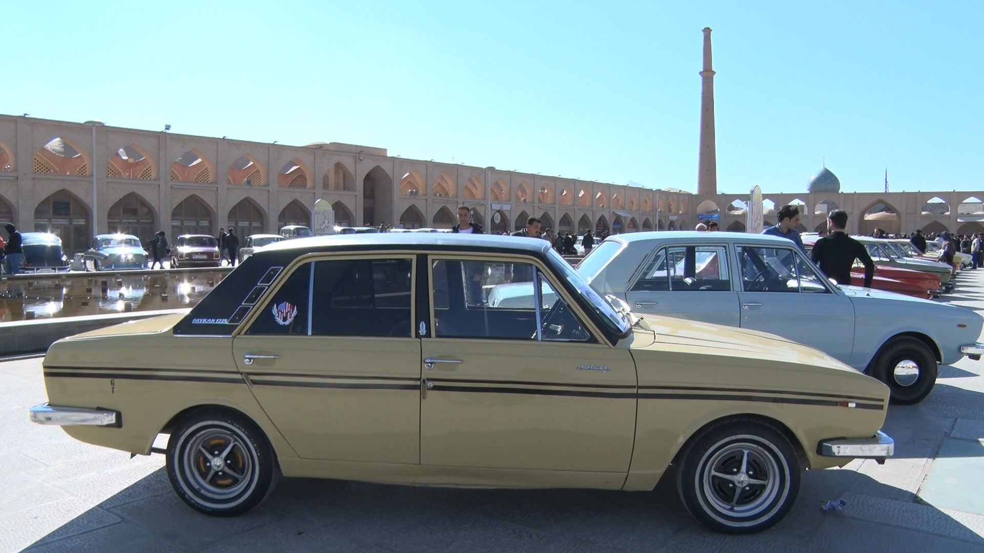 همایش خودرو‌های تاریخی و کلاسیک در اصفهان