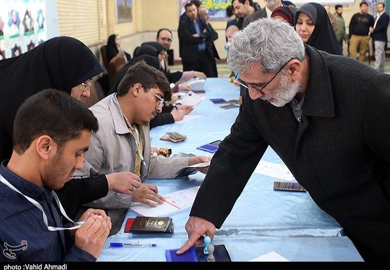 عکسی از حضور جانشین سردار سلیمانی پای صندوق رای