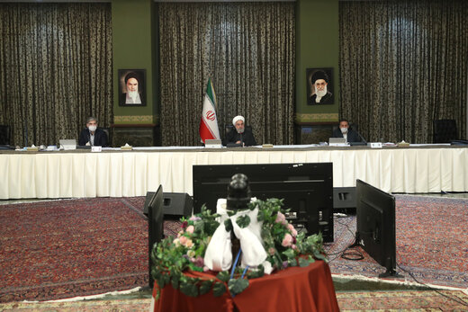 اولین جلسه هیئت دولت در سال ۹۹ به ریاست روحانی /کرونا؛ موضوع اصلی جلسه