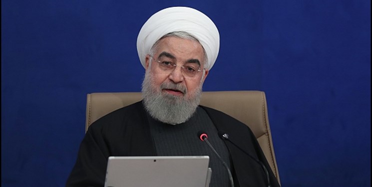 روحانی: مراسم 22 بهمن به‌صورت نمادین و خودرویی برگزار می‌شود