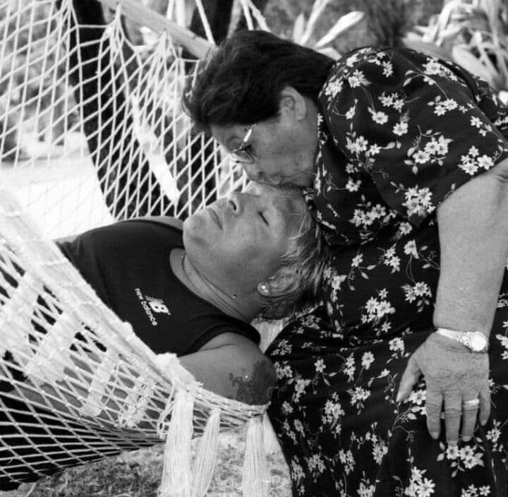 عکس مارادونا و مادرش