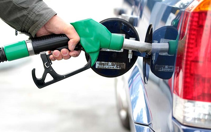 قیمت بنزین و سهمیه‌بندی سوخت در سال آینده