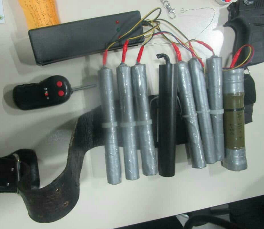 تجهیزات انفجاری کشف شده از تروریست 
