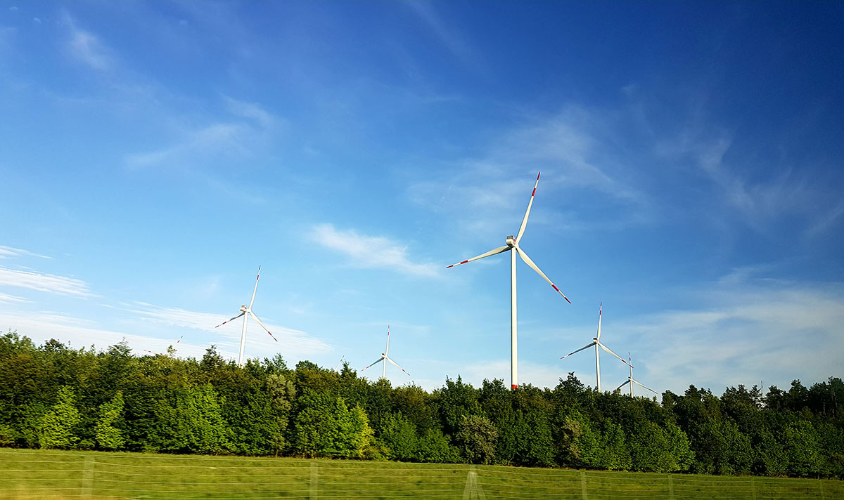 اینتل تا سال ۲۰۳۰ به استفاده از انرژی تجدیدپذیر در تمامی فعالیت‌ها دست پیدا می‌کند