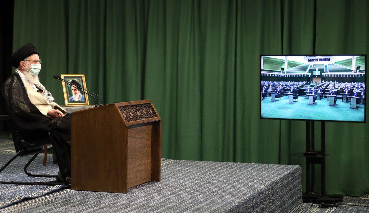 عکس/تصاویری از دیدار ویدیوکنفرانسی رهبر معظم انقلاب اسلامی و نمایندگان مجلس