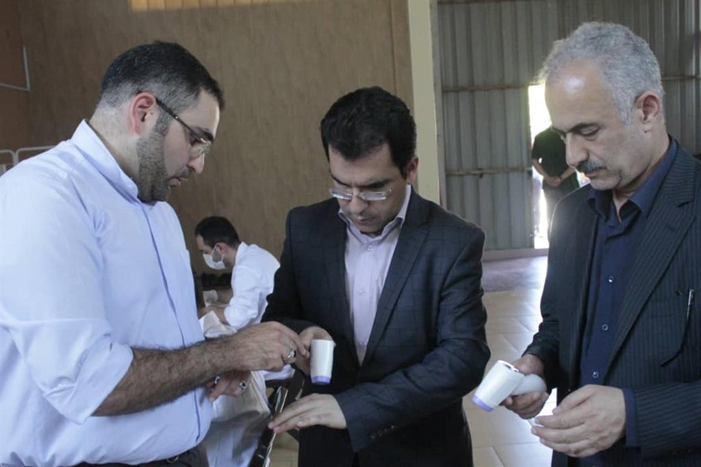 نخستین نمونه تب سنج های تولیدی ایرانی 