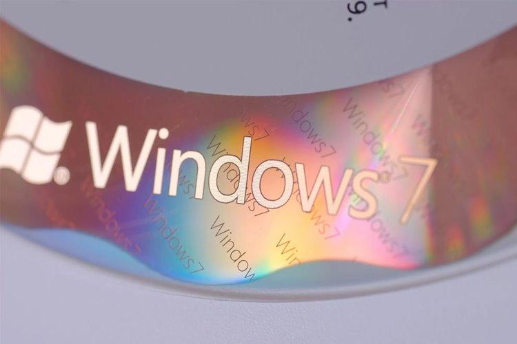 یک‌چهارم از کامپیوترهای جهان همچنان از ویندوز 7 استفاده می‌کنند
