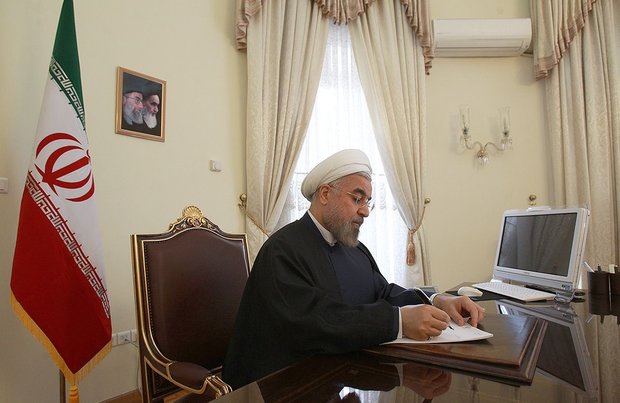شکایت روحانی از عضو هیئت رئیسه مجلس 