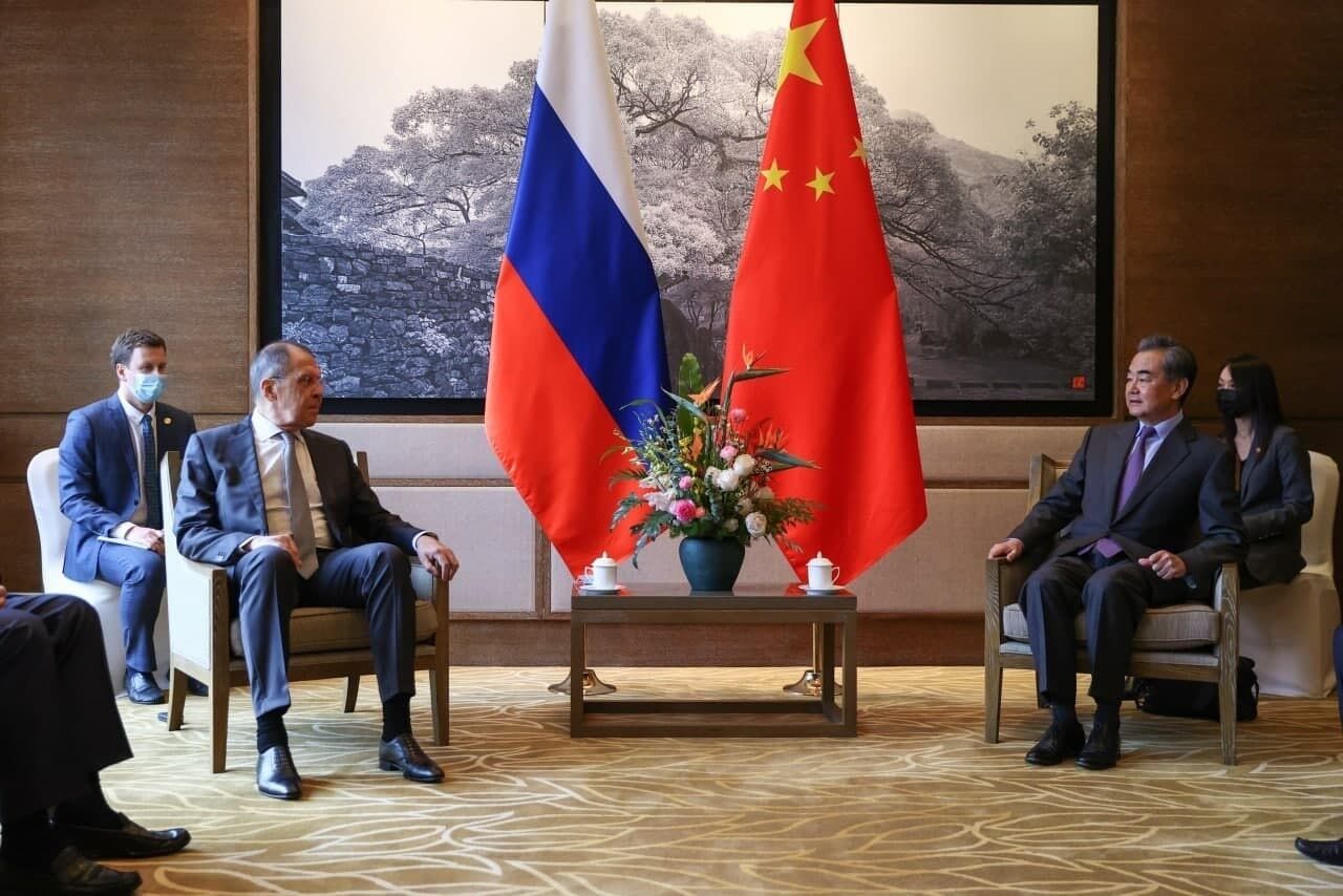 گفتگوی وزیران خارجه روسیه و چین در باره برجام
