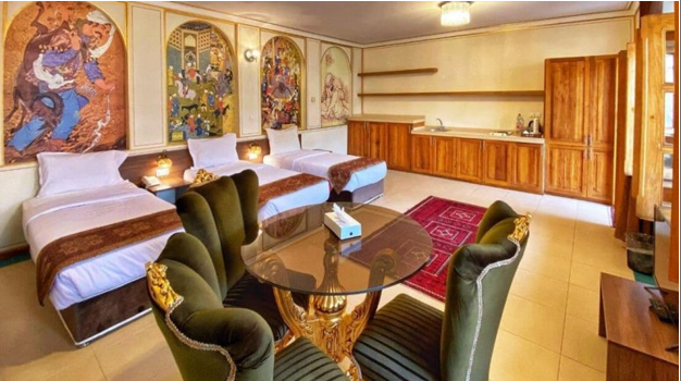 هتل های اصفهان با قیمت مناسب، فضای داخل اتاق اقامتگاه سنتی کشیش اصفهان