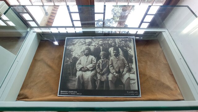 به نظر می رسد که متولیان برخی اماکن عمومی مانند موزه هنرهای تزئینی معاصر در اصفهان خانه بدون انجام خانه تکانی به استقبال نوروز رفته اند.