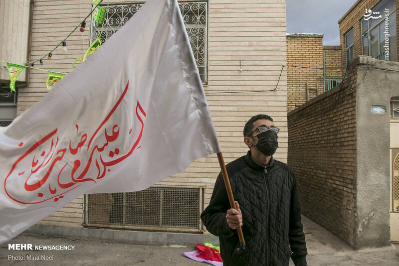 مردم تبریز در آستانه استقبال از جشن بزرگ نیمه شعبان با آذین بندی و چراغانی و نصب پرچم‌های امام زمان (عج) در قالب پویش مهدوی در محلات شهر تبریز به پیشواز این روز بزرگ رفتند.