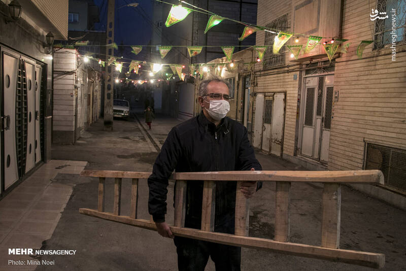 مردم تبریز در آستانه استقبال از جشن بزرگ نیمه شعبان با آذین بندی و چراغانی و نصب پرچم‌های امام زمان (عج) در قالب پویش مهدوی در محلات شهر تبریز به پیشواز این روز بزرگ رفتند.