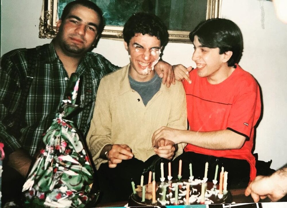 عکس جشن تولد ۲۰ سالگی جواد عزتی