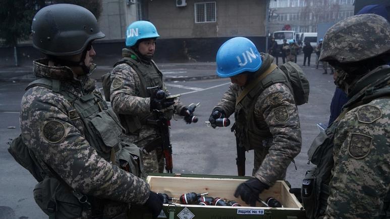 انتقاد سازمان ملل از استفاده از کلاه‌های آبی نیرو‌های حافظ صلح این سازمان توسط سربازان قزاقستان