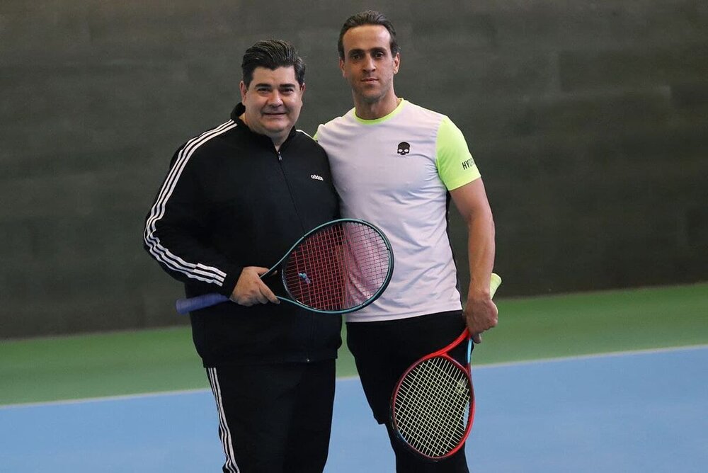 رقابت علی کریمی با سالار عقیلی در زمین تنیس