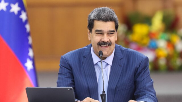 مادورو: شیفته آیت‌الله خامنه‌ای هستم/ به زودی به ایران می‌روم