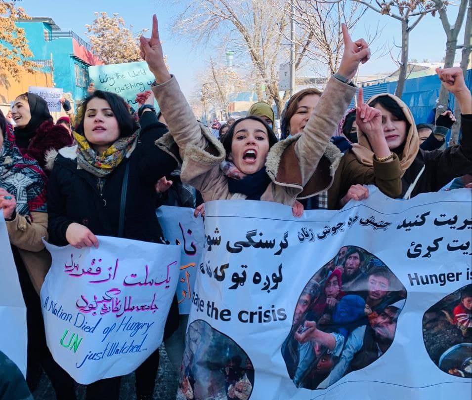 محدودیت‌های سفت و سخت طالبان برای زنان / راه اندازی اعتراضات گسترده زنان علیه طالبان ادامه دارد