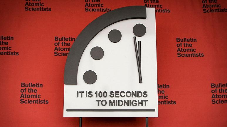 ساعت آخرالزمان؛ بشر فقط ۱۰۰ ثانیه تا نیمه‌شب وقت دارد
