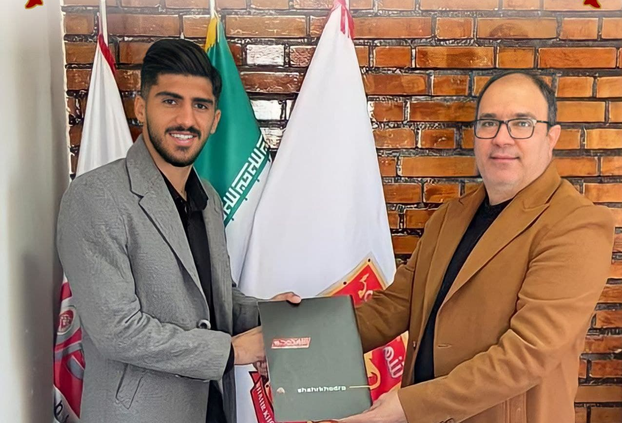 هافبک استقلال به پدیده پیوست+عکس هافبک استقلال به پدیده