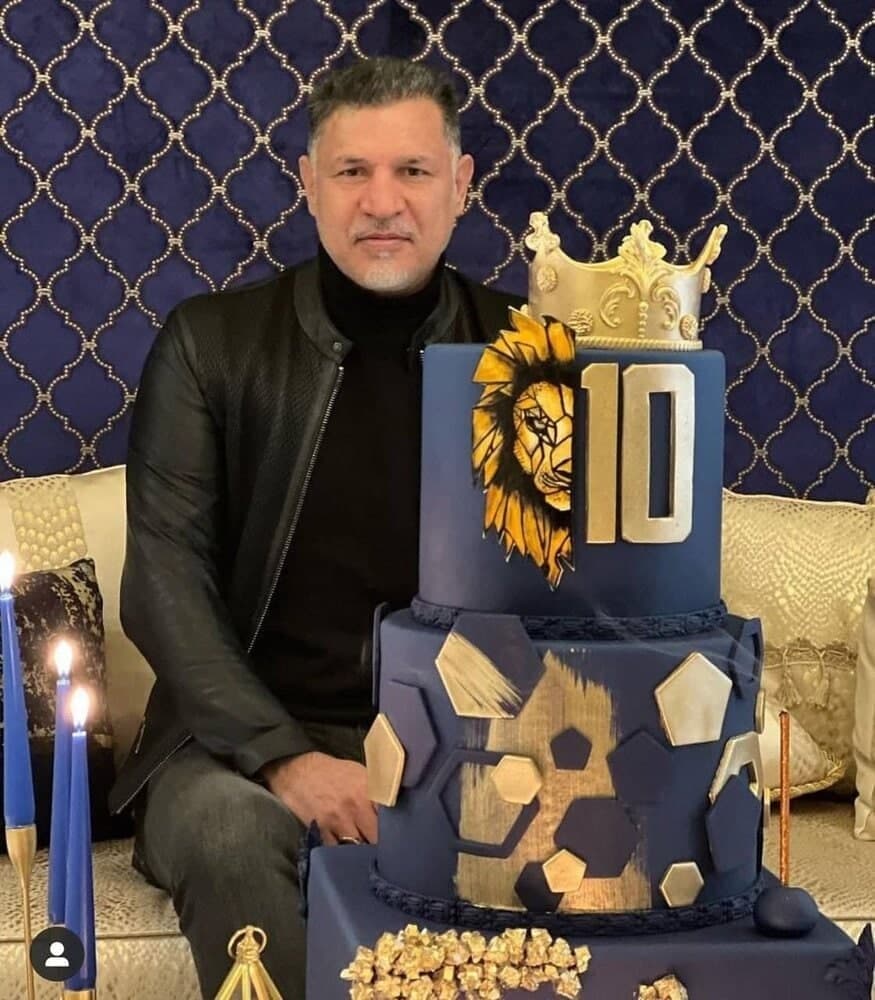 کیک تولد ۵۲ سالگی علی دایی
