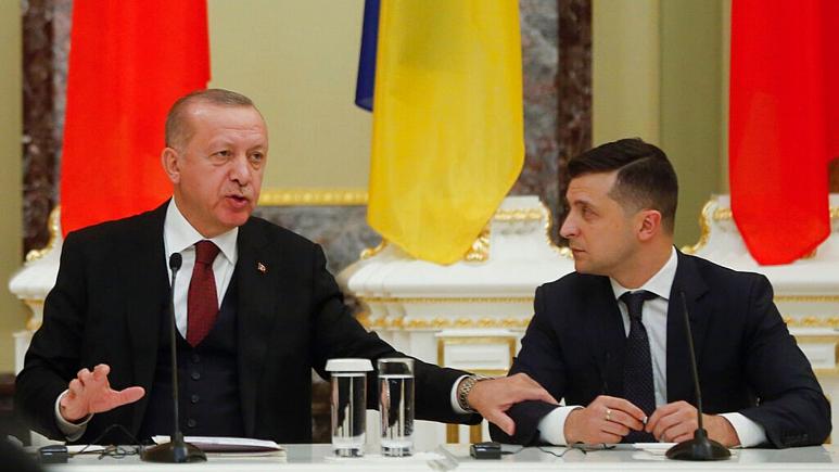 اردوغان در نقش میانجی بحران اوکراین وارد کی‌یف شد