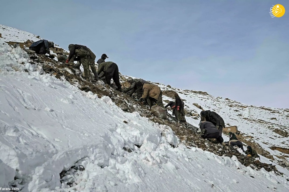 نظامیان فراری از طالبان در جستجوی زمرد در کوهستان پنجشیر