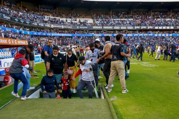 کشته شدن شکشته شدن ۱۷ نفر در در لیگ مکزیک۱۷ نفر در زمین فوتبال/عکس