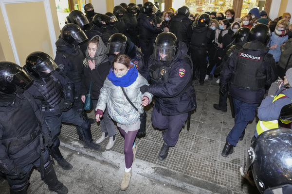 حدود ۱۲ هزار و ۷۰۰ معترض روس بازداشت شده‌اند