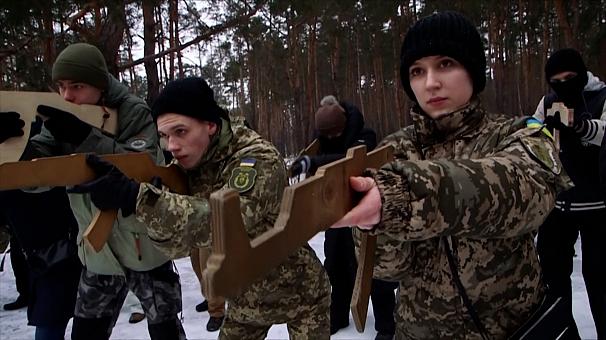 آموزش نظامی زنان اوکراینی + عکس