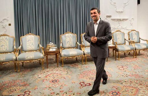 احمدی نژاد در ستاد انتخابات