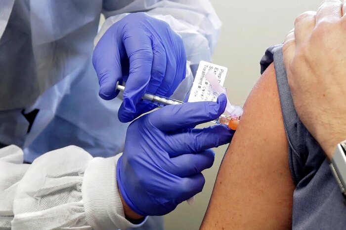 تاکید متخصصان بر ماسک زدن به دلیل ایمنی نداشتن دوز اول واکسن