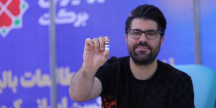 خواننده معروف واکسن ایرانی کرونا زد 