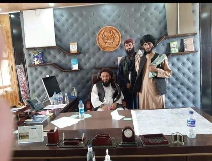 طالبان پشت میز اشرف غنی