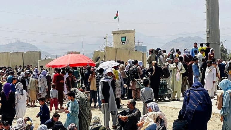 آمریکا ۳۰ هزار نفر را از افغانستان خارج می‌کند