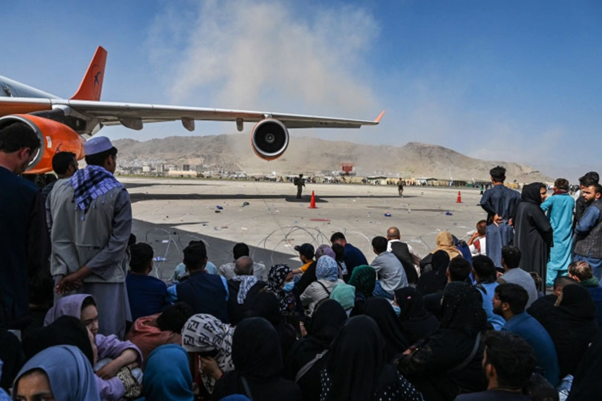 ادامه هرج و مرج در فرودگاه کابل