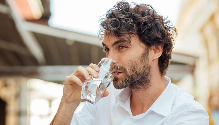 نوشیدن آب و ۵ تاثیر شگفت انگیز آن روی مغز!