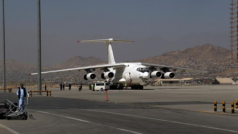 گیر افتادن بیش از هزار مسافر در فرودگاه مزارشریف افغانستان