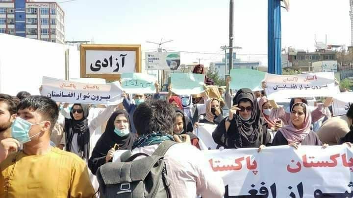 مردم افغانستان در پاسخ به دعوت احمد مسعود خیابان را فتح کردند